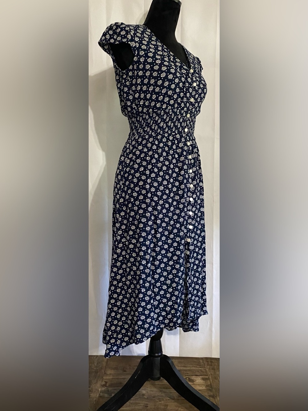 Navy Floral Button-Front Midi Skirt
